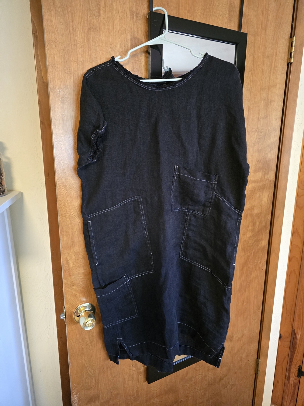 Relaxed Black Linen Pocket Midi Dress